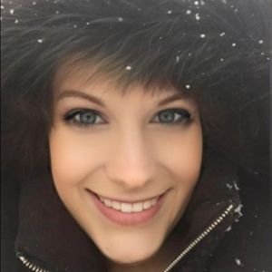 Meet your Posher, Alicia
